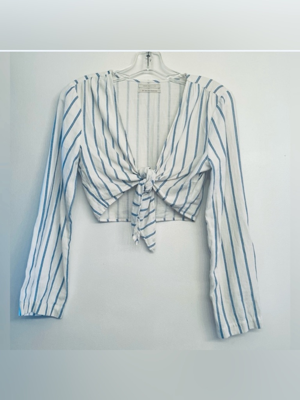 Urban Outfitters Crop top tie front size S/P